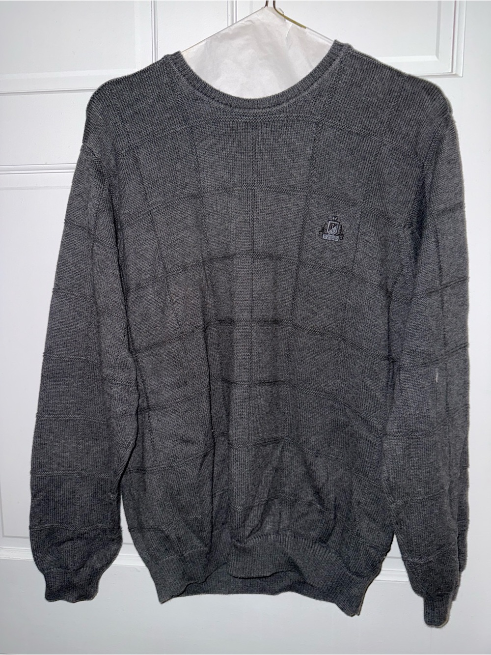 Izod Men's Charcoal Gray Crewneck Sweater with Subtle Grid Texture